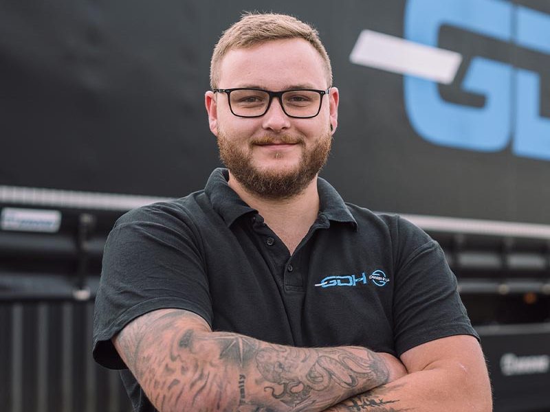 kontakt_ma_0000_Tristan Hölper