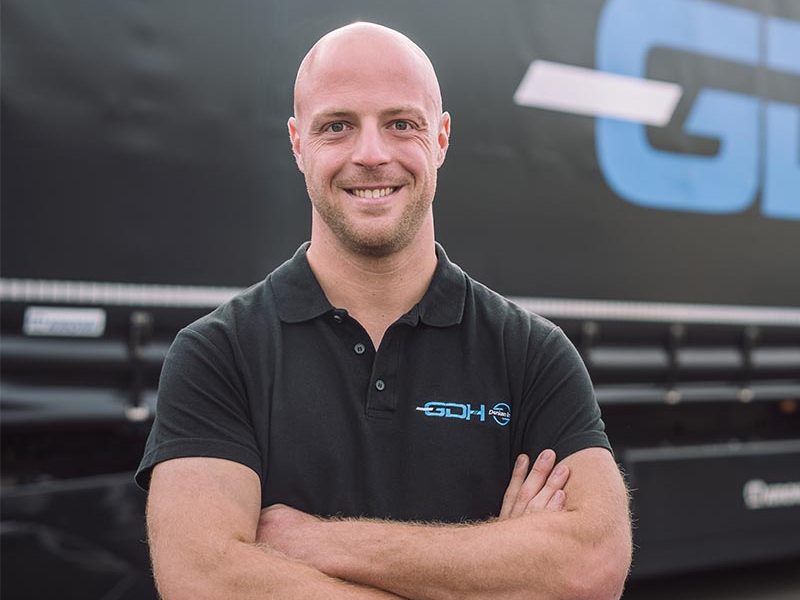 kontakt_ma_0001_Simon Schell